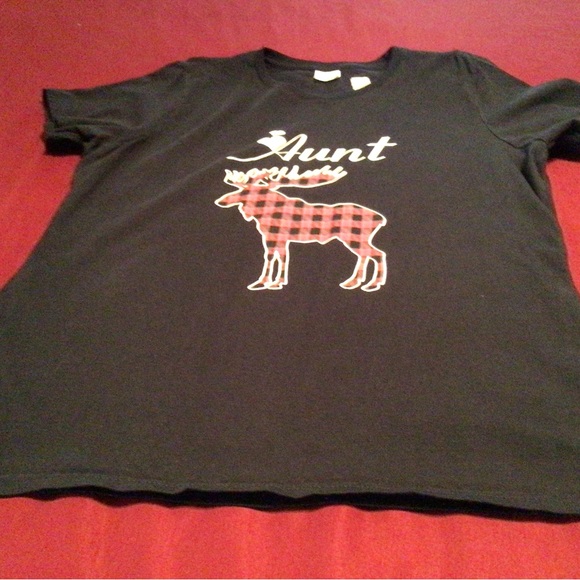 Black Reindeer Themed Tee Shirt for an Aunt - Picture 1 of 5